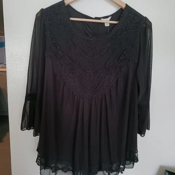 Cato • Women's Black Sheer Crochet Lace Bell Sleeve Peasant Blouse - Picture 4 of 16